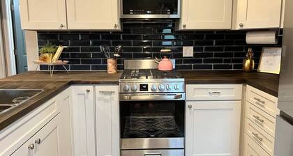 Stylish 2Bdrm Bungalow | Walkable + Well Equipped