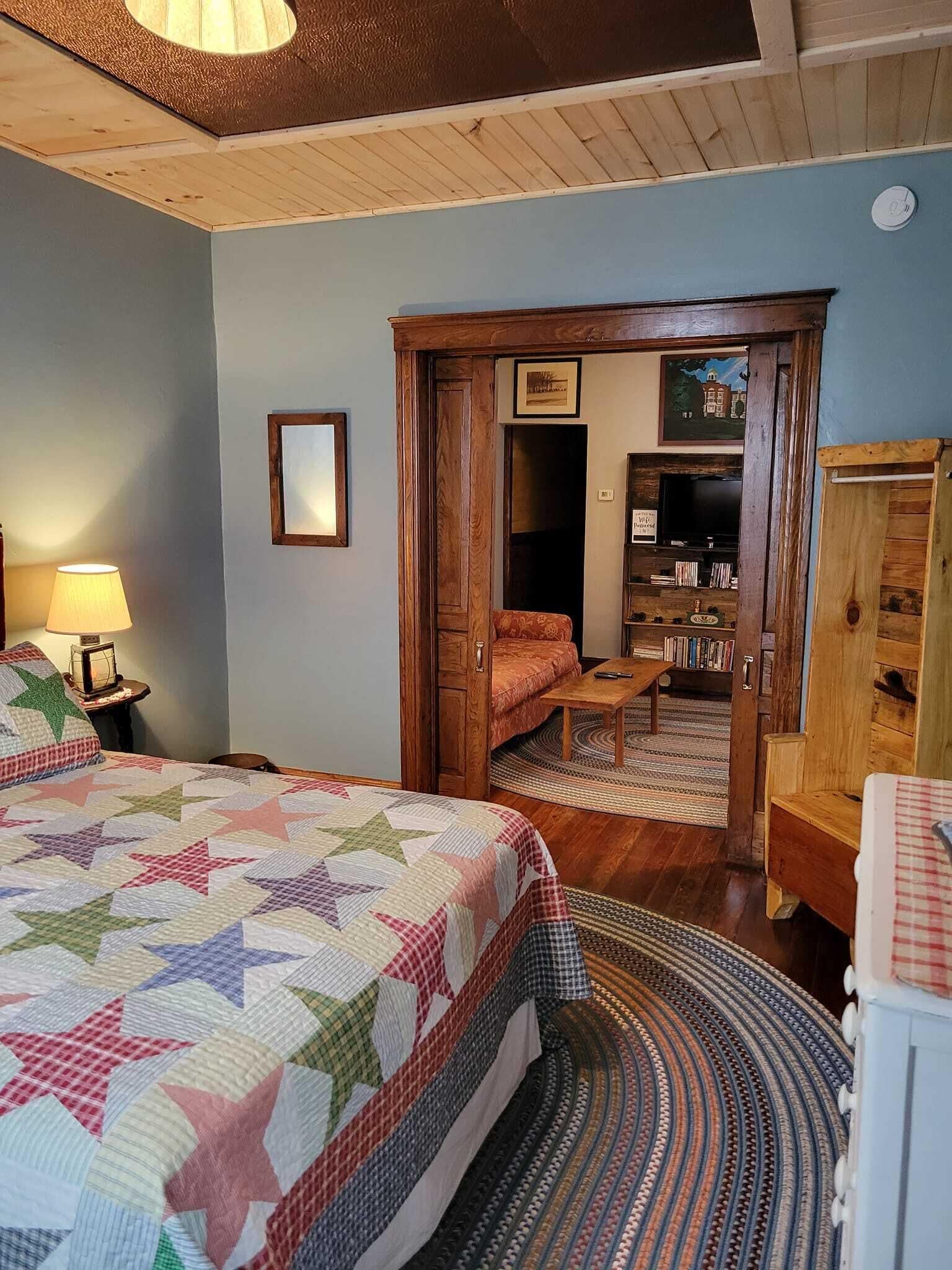 2 chambres, fer et planche à repasser, Wi-Fi gratuit, draps fournis