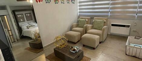 1 habitación, tabla de planchar con plancha, wifi gratis y ropa de cama