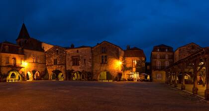 Gite avec Climatisation, Piscine Privée Chauffée - à 40 minutes de Bergerac