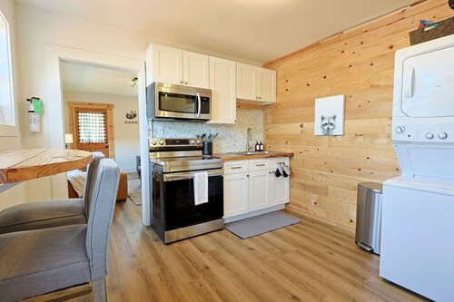 Urban Cabin-Themed Duplex ⫸ Walk to Happy Holler