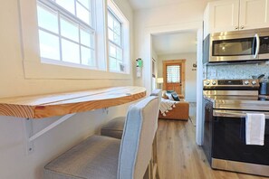 Réfrigérateur, cafetière/bouilloire