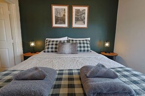 1 bedroom, desk, iron/ironing board, WiFi