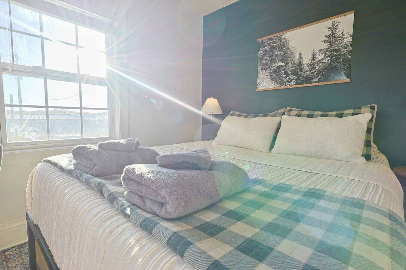 1 makuuhuone, työpöytä, silitysrauta/-lauta, Wi-Fi