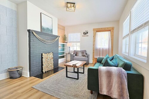 Cabin-Themed Duplex ⫸ Walk to Happy Holler