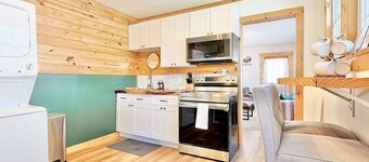 Cabin-Themed Duplex ⫸ Walk to Happy Holler