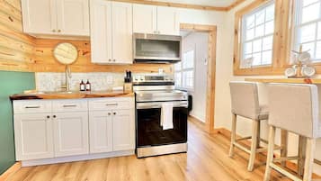 冷蔵庫、食器洗い機、コーヒー / ティーメーカー