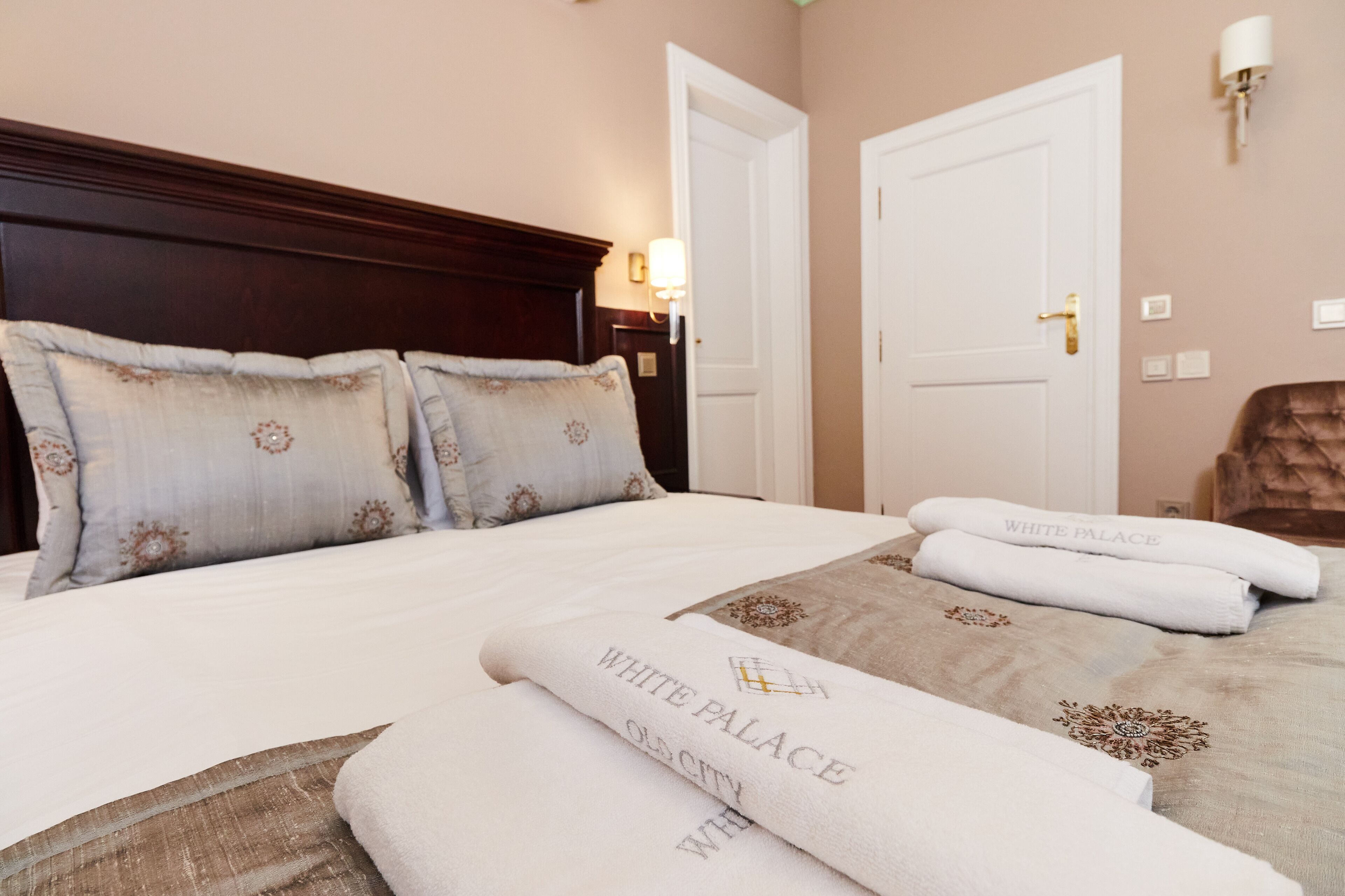 Standard Double Room, Non Smoking | Premium bedding, WiFi (free), bed sheets