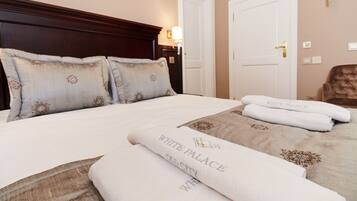 Standard Double Room, Non Smoking | Premium bedding, WiFi (free), bed sheets
