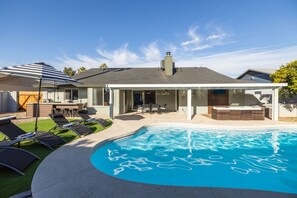 A heated pool - Sunlit Retreat: Heated Pool, Arcade, ASU (Tempe)