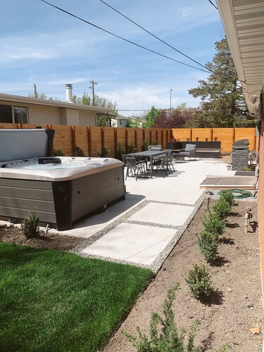 Hot Tub Retreat Fire Pit, BBQ & Mountain Adventures Near Airport  & Lagoon