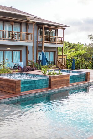 3 outdoor pools, pool umbrellas, pool loungers - Pousada Moana Noronha (Fernando de Noronha)