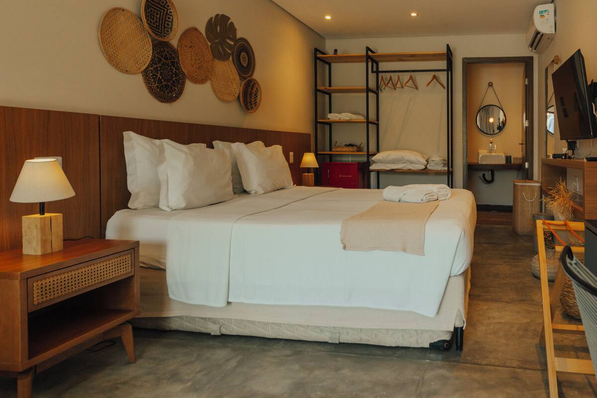 Literie de qualité supérieure, surmatelas, minibar, bureau