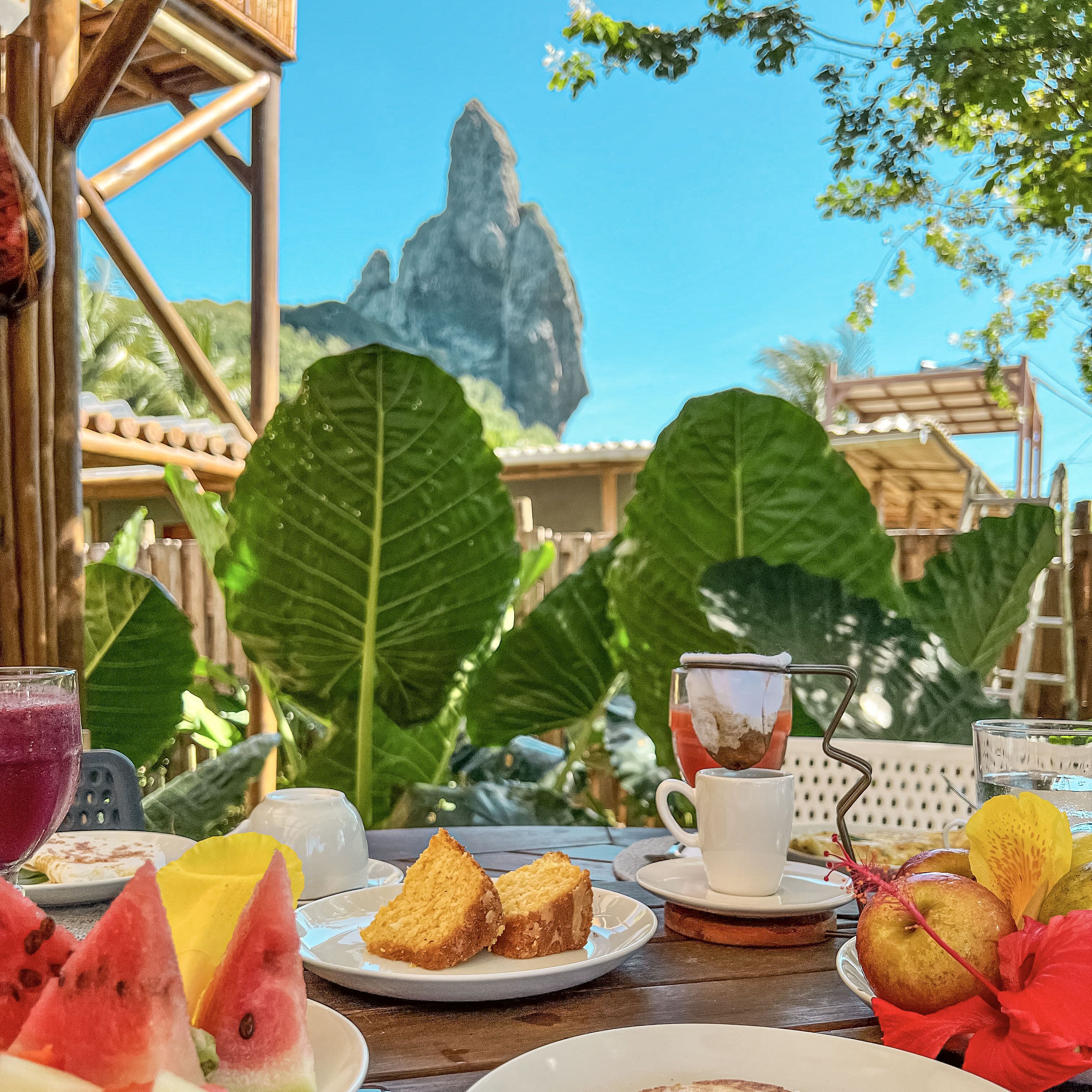 Café da manhã feito na hora grátis todos os dias