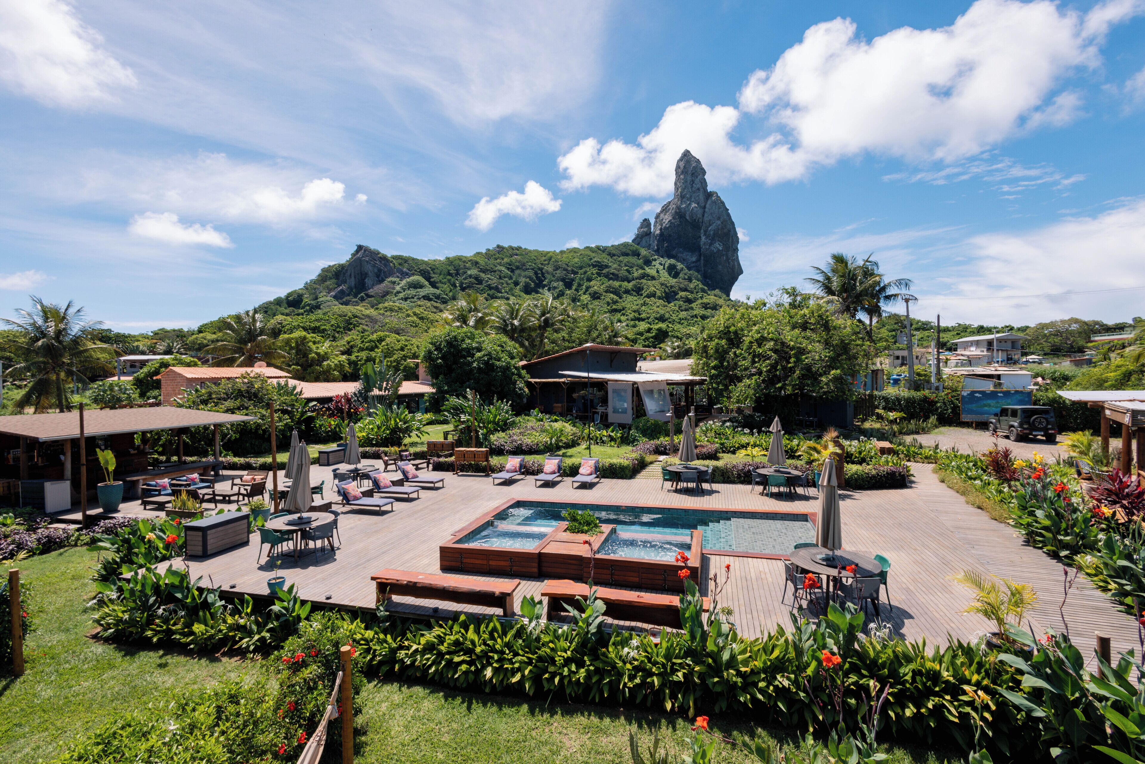 3 outdoor pools, pool umbrellas, pool loungers
