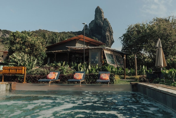 3 outdoor pools, pool umbrellas, pool loungers - Pousada Moana Noronha (Fernando de Noronha)