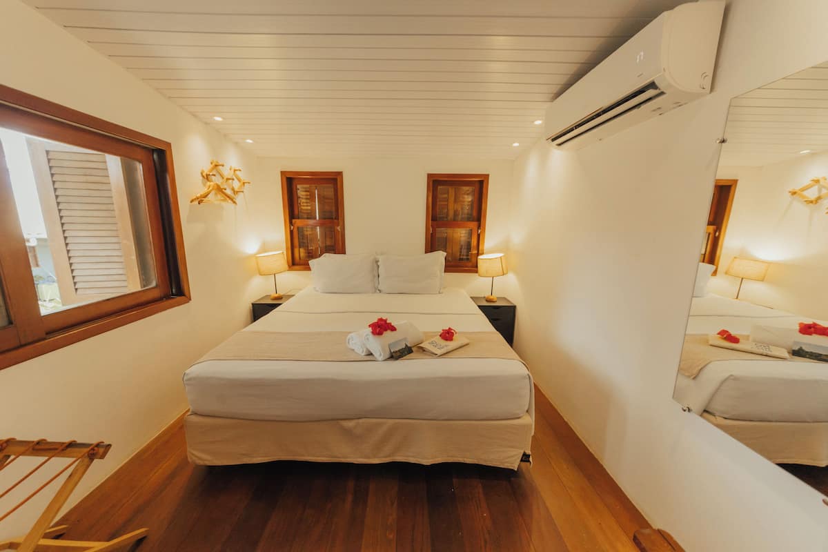Literie de qualité supérieure, surmatelas, minibar, bureau
