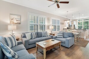 TV connectée, cheminée, console de jeux vidéo