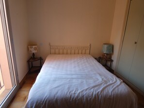 1 غرفة نوم وملاءات أسرّة