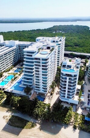 Exterior - Beachfront Apartment / Panoramic View of the Beach and Ocean (LA BOQUILLA)