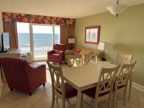 Smart TV, reproductor de DVD y tenis de mesa 