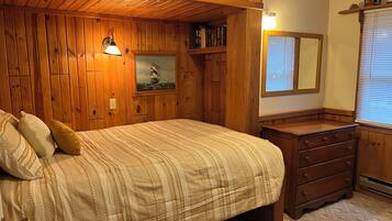 7 bedrooms, iron/ironing board, free WiFi, bed sheets