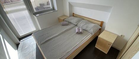 2 dormitorios, tabla de planchar con plancha, wifi y ropa de cama