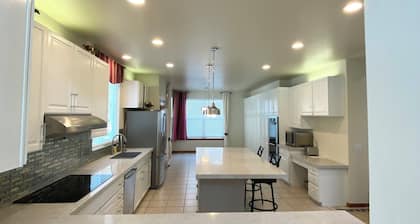House -Extend your stay to SAVE! Visit Gorgeous Castle Pines, CO- Great location