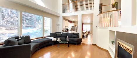 Fernseher, Kamin, Arbeitsbereiche