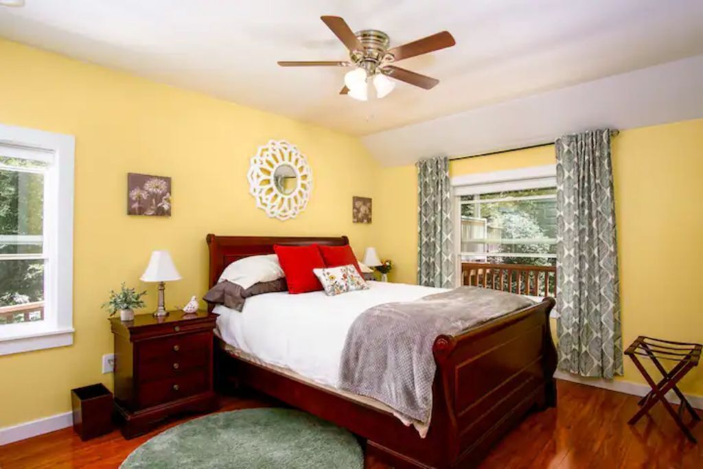 1 bedroom, iron/ironing board, travel cot, free WiFi