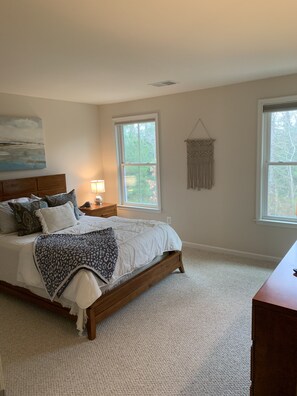 3 室のベッドルーム、アイロン / アイロン台、旅行用ベビーベッド、WiFi (無料)