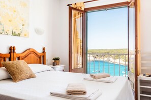 4 室のベッドルーム、アイロン / アイロン台、旅行用ベビーベッド、WiFi (無料)