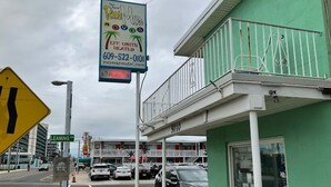施設の正面