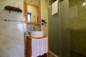 Comfort-Doppelzimmer | Badezimmer