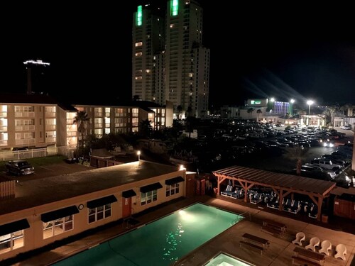 Gulfview Hideaway-Spectacular Pool & Beach Access!