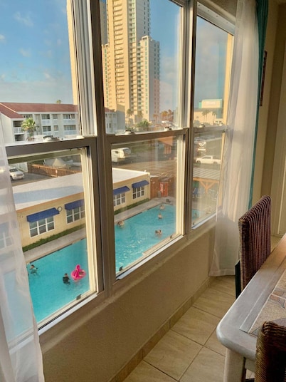 Gulfview Hideaway-Spectacular Pool & Beach Access!