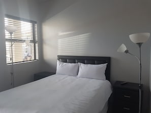 Iron/ironing board, free WiFi, bed sheets