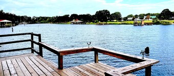 Waterfront Cabin on Lake Fork~private ramp, open-air dock & lift. Pet friendly!