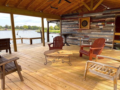 Waterfront Cabin on Lake Fork~private ramp, open-air dock & lift. Pet friendly!