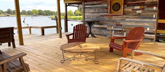 Waterfront Cabin on Lake Fork~private ramp, open-air dock & lift. Pet friendly!