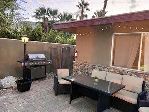 Outdoor dining - Boho-chic, Salt water, Poolside Firepit, Al-fresco dining (Palm Springs)