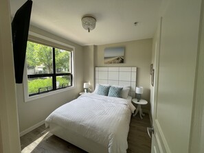2 bedrooms, iron/ironing board, travel crib, free WiFi