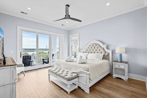 9 bedrooms, desk, iron/ironing board, free WiFi
