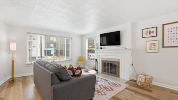 Smart-tv en een open haard