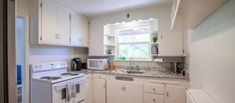 Downtown Comfort | 5 Min Walk + Near Ski Resorts