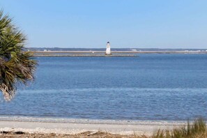 On the beach - Blue Heron Studio for 2 w/Beach Views! (Tybee Island)