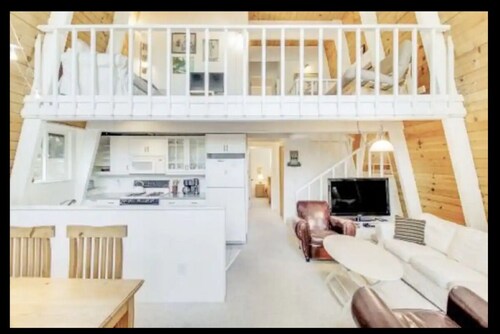 Modern and Private A-frame Near the Lake