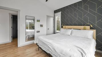 2 bedrooms, desk, iron/ironing board, free WiFi