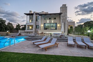 Exterior - Dreamcatcher Villa Outdoor Indoor Pool hot tub (Rethymno)