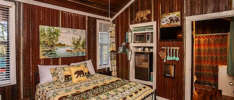 Yeti Cabin | Individually decorated, individually furnished, iron/ironing board